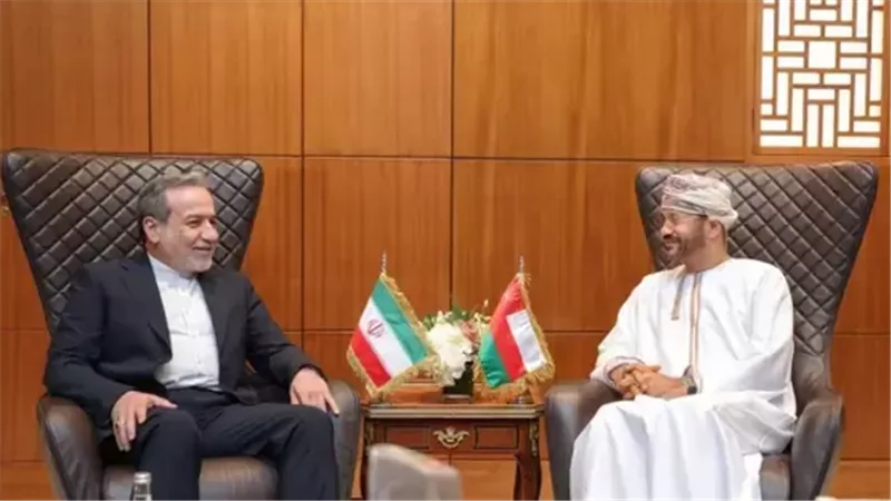 وزير الخارجية العماني