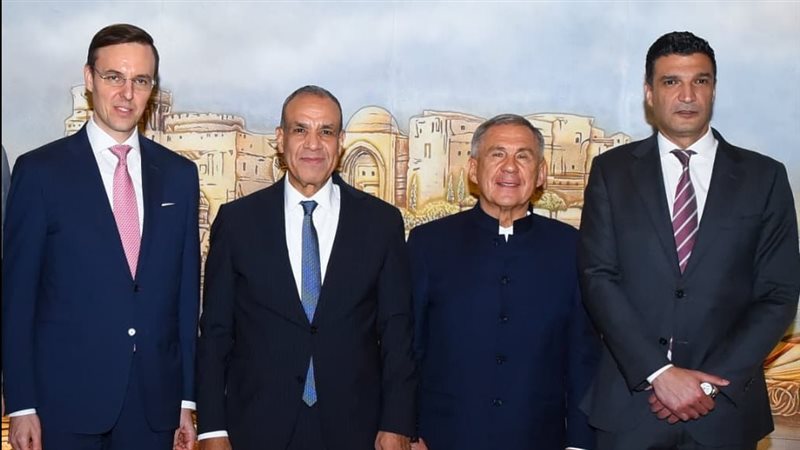 وزير الخارجية يبحث
