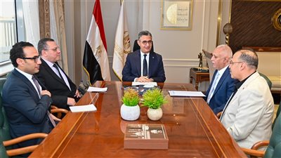 وزير التموين يبحث مع 