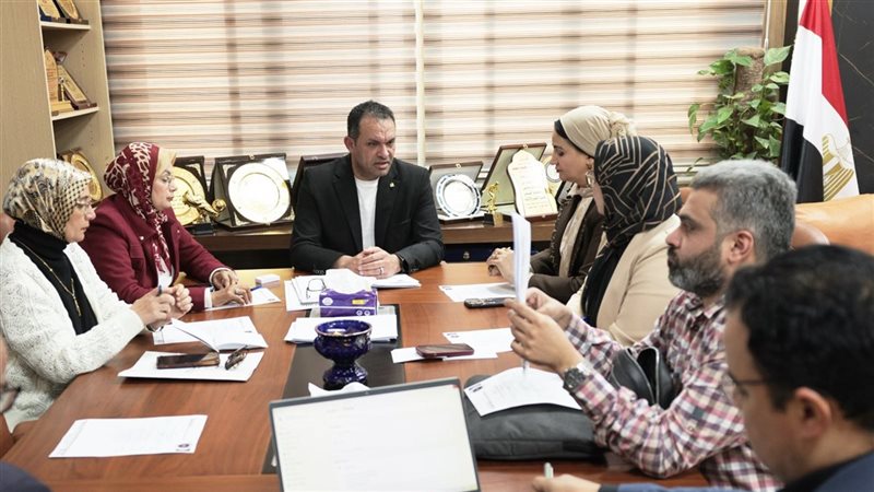 اجتماع بجامعة المنصورة