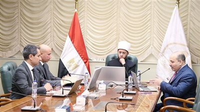 وزير الأوقاف يعقد اجتماعا لمتابعة أعمال الحوكمة الرقمية الشاملة للوزارة