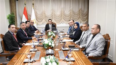 تفاصيل لقاء وزير الشباب والرياضة مع رئيس نادي الزهور