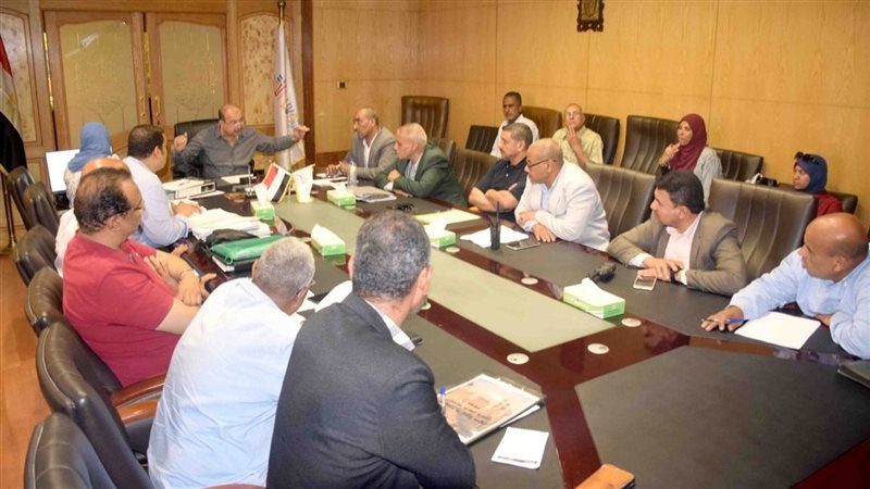 أثناء الاجتماع، فيتو