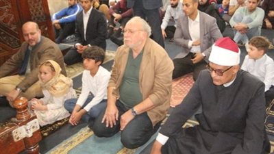 الأمير أحمد فؤاد يزور قلعة قايتباي ومسجد القائد إبراهيم بالإسكندرية