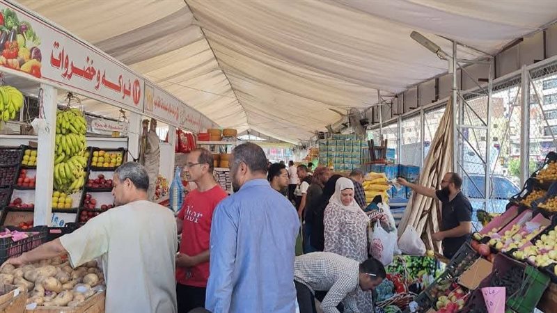 إقبال على المعرض