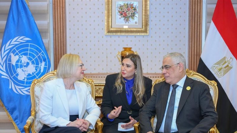 النائب العام في اجتماع