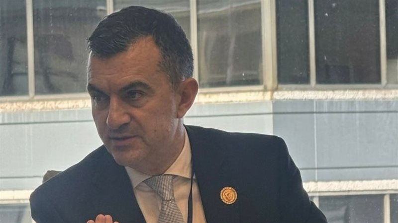 اجتماعا وزير التخطيط