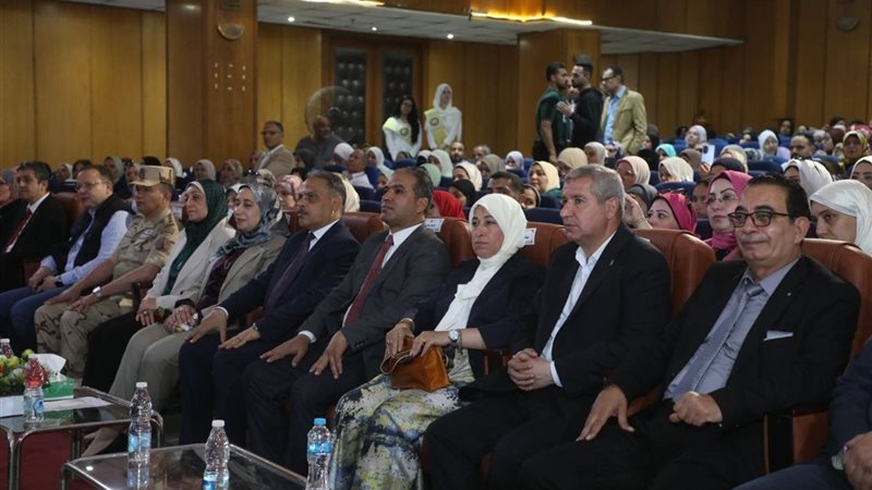 محافظ الشرقية يشهد