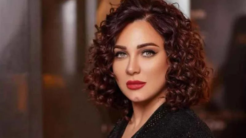الفنانة السورية سلاف