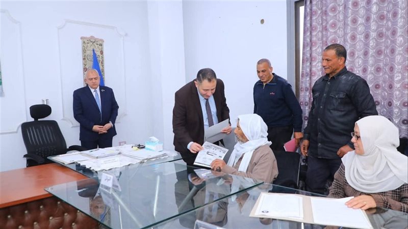 محافظ دمياط يزور