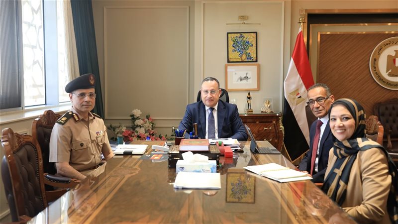 اجتماع وزير التعليم
