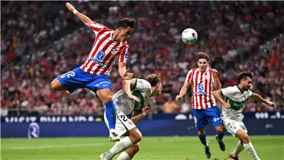 الدوري الإسباني، تعادل 2/2 بين أتلتيكو مدريد وإلتشي في الشوط الأول 