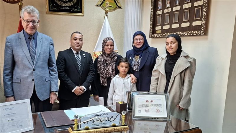 تكريم والدة طفل العناية