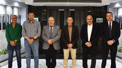 محافظ أسوان يبحث مع وفد الهيئة العامة للنقل النهري سبل التنسيق المشترك (صور)