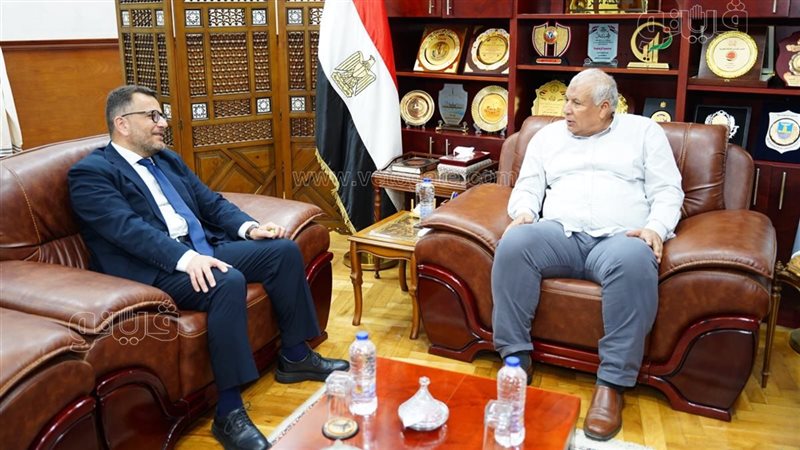 محافظ مطروح خلال