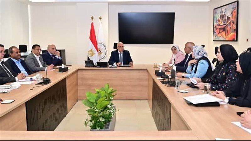 اجتماع وزير الري