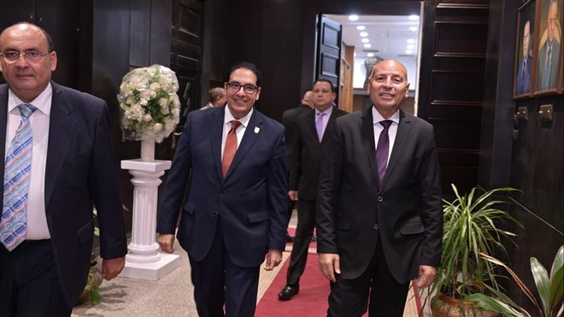 رئيس جامعة القاهرة