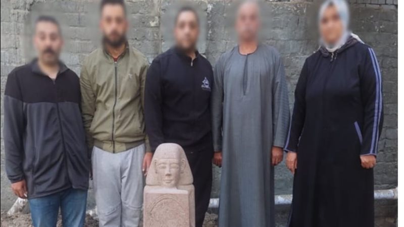 القبض على 5 متهمين