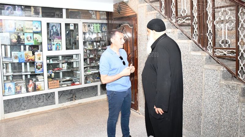 محافظ أسوان يزور