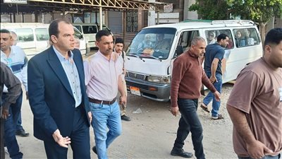 حملة مكبرة لتطهير موقف ميت غمر من الإشغالات وفتح الحمامات العمومية (صور) 