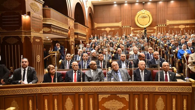 مناقشة تطوير مراكز