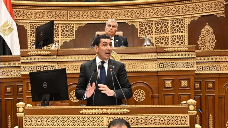 وزير الشباب أمام