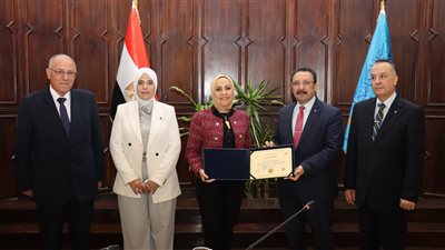 جامعة الإسكندرية تناقش استعدادات امتحانات الفصل الدراسي الثاني