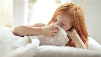 هل توجد أكلات ممنوعة على الطفل أثناء الإصابة بنزلات البرد؟