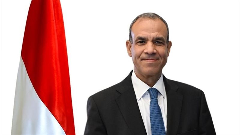 الدكتور بدر عبد العاطى