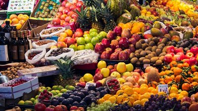 سعر الفاكهة اليوم الأربعاء، ارتفاع الجوافة والخوخ 5 جنيهات وانخفاض الكنتالوب والبرتقال