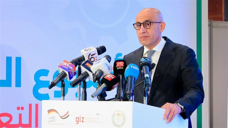 محمد عبد اللطيف وزير