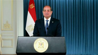  السيسي لعمال مصر: حقوقكم في بؤرة اهتمامنا وسنمضي في زيادة فرص العمل وحمايتكم 