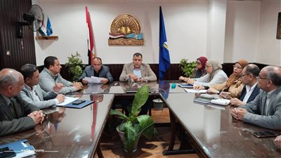 وكيل وزارة التعليم بدمياط يوجه بتوفير بيئة آمنة للطلاب خلال امتحانات نهاية العام بدمياط