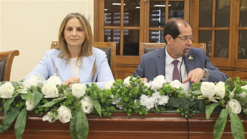 جامعة عين شمس تفتتح