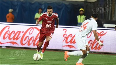 محدش يحتفل، شاهد ماذا فعل تريزيجية وحسين الشحات بعد انتهاء الشوط الأول (فيديو)