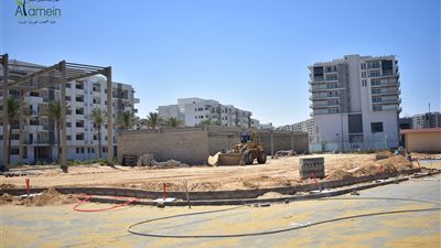 تفاصيل تنفيذ عدد من مشروعات الطرق بالعلمين الجديدة