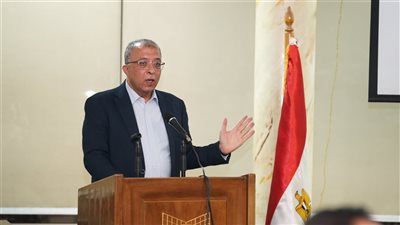 رئيس معهد التخطيط يستعرض انعكاسات الصراع الإقليمي على الاقتصاد المصري بصالون التجاريين