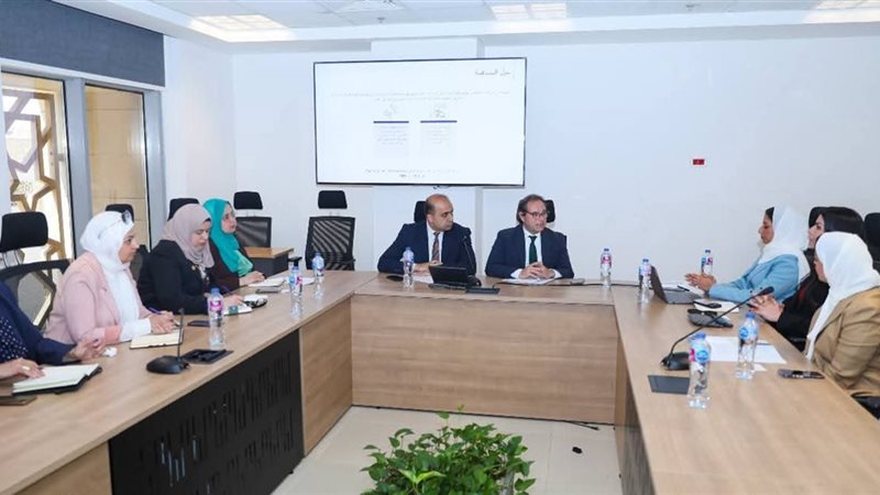 اجتماع حول جائزة