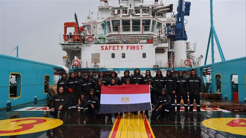  إبحار سفينة الإمدادات