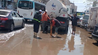 محافظ الدقهلية يتابع جهود رفع تجمعات مياه الأمطار
