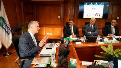 وزير البترول يعتمد الجمعية العامة لشركة فوسفات مصر
