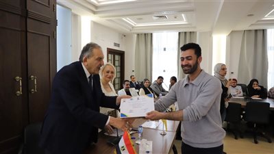 الغرفة التجارية بالإسكندرية تكرم 50 خريجًا في ختام البرنامج التدريبي 