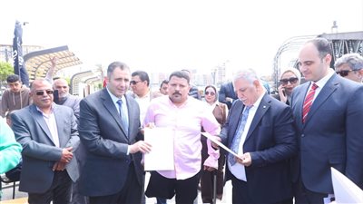محافظ دمياط يكرم أبطال المحافظة الفائزين ببطولة إفريقيا للمصارعة