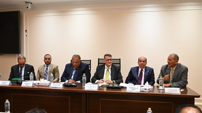 اجتماع أعضاء القومي