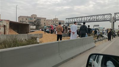 إصابة 3 عمال إثر سقوطهم من سيارة ربع نقل بالسنبلاوين ونقلهم للمستشفى