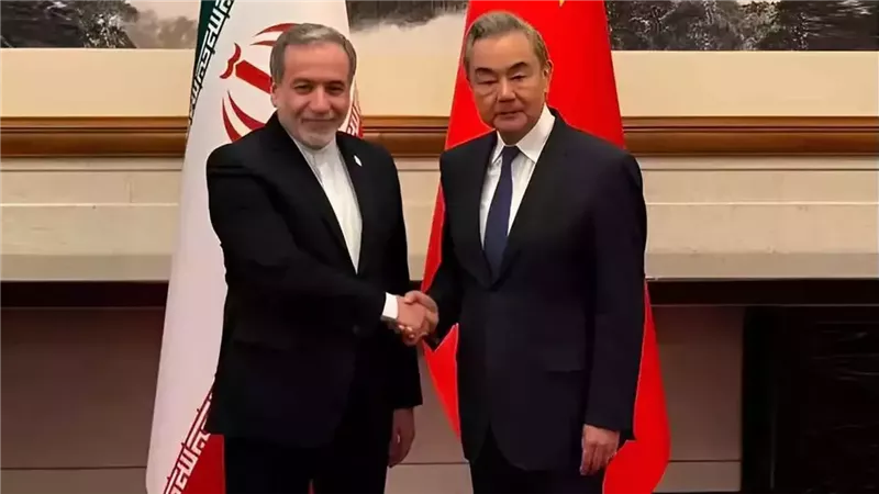 عراقجي ونظيره الصيني