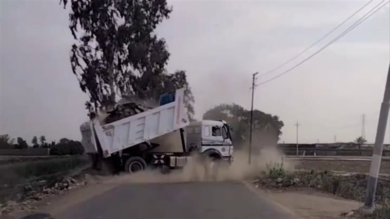 إلقاء مخلفات صلبة