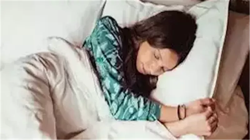 النوم على الجنب الأيسر،