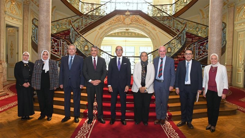 جامعة عين شمس 
