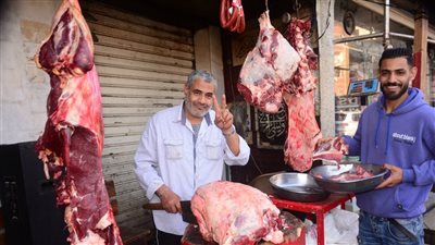 مذبح السيدة زينب يستعد لعيد الأضحى.. يطرح أرخص كيلو لحم.. الهندي الأقل سعرا والجملي ينافس البلدي.. وجزارون: مبادرة “كلنا واحد” ساهمت في استقرار الأسعار